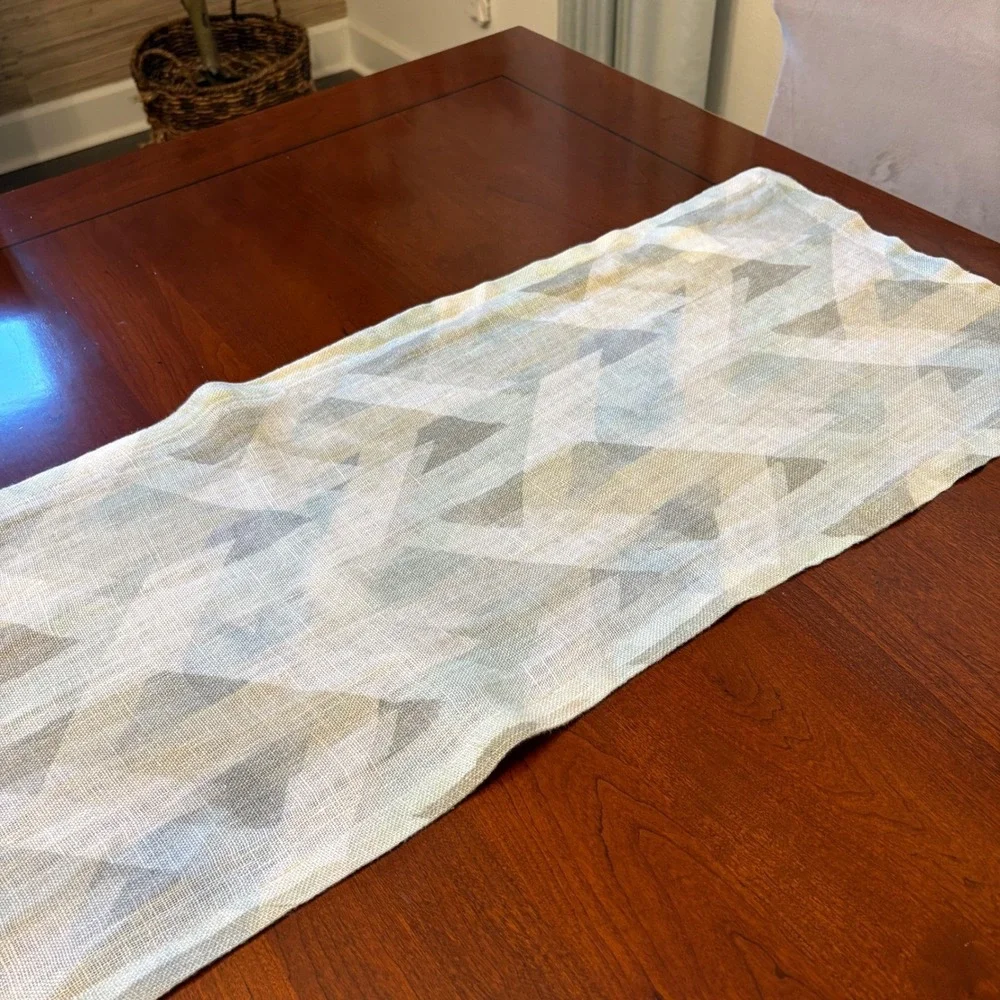 Crate &‎ Barrel Breezeway 14x90 Linen Table Runner Pastel Geometric Modern